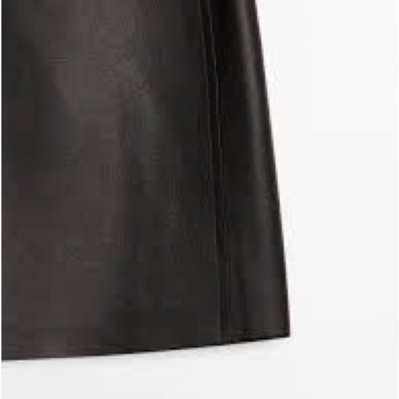 NWT. Massimo Dutti Leather Black Mini Skirt. Size L. - Picture 6 of 12